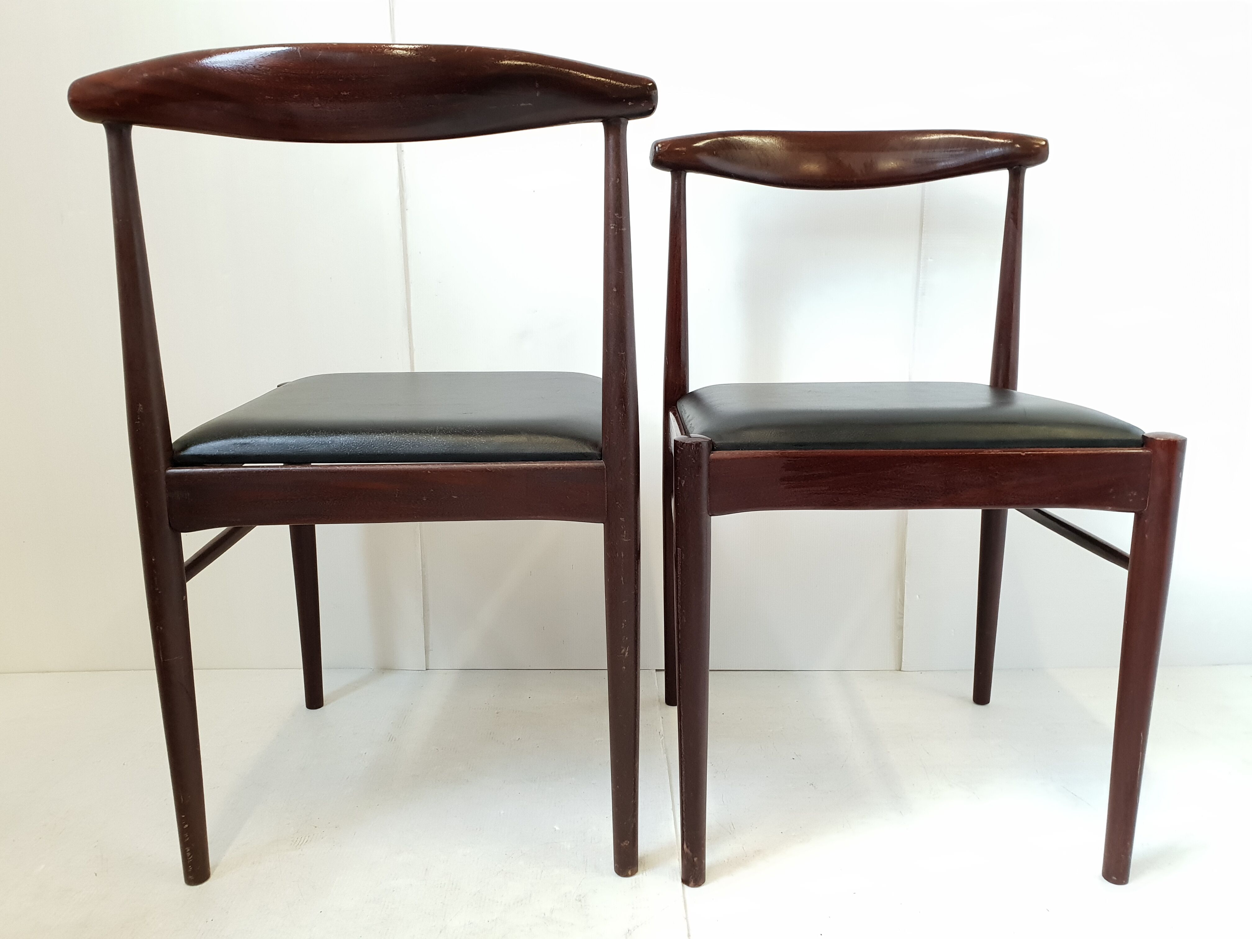 Suite de 6 chaises scandinaves 1960