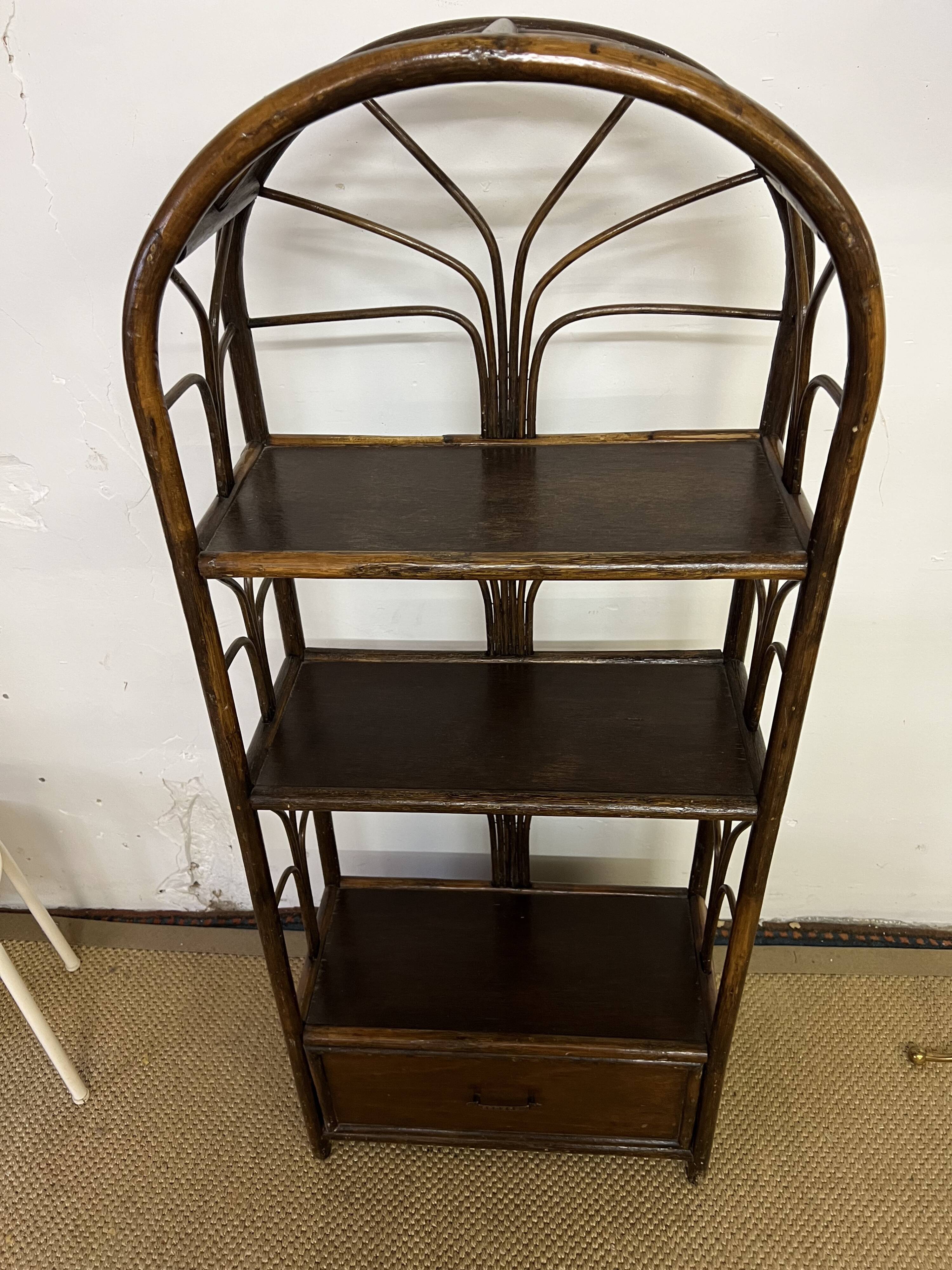 Etagère bibliothèque vintage en rotin et bambou