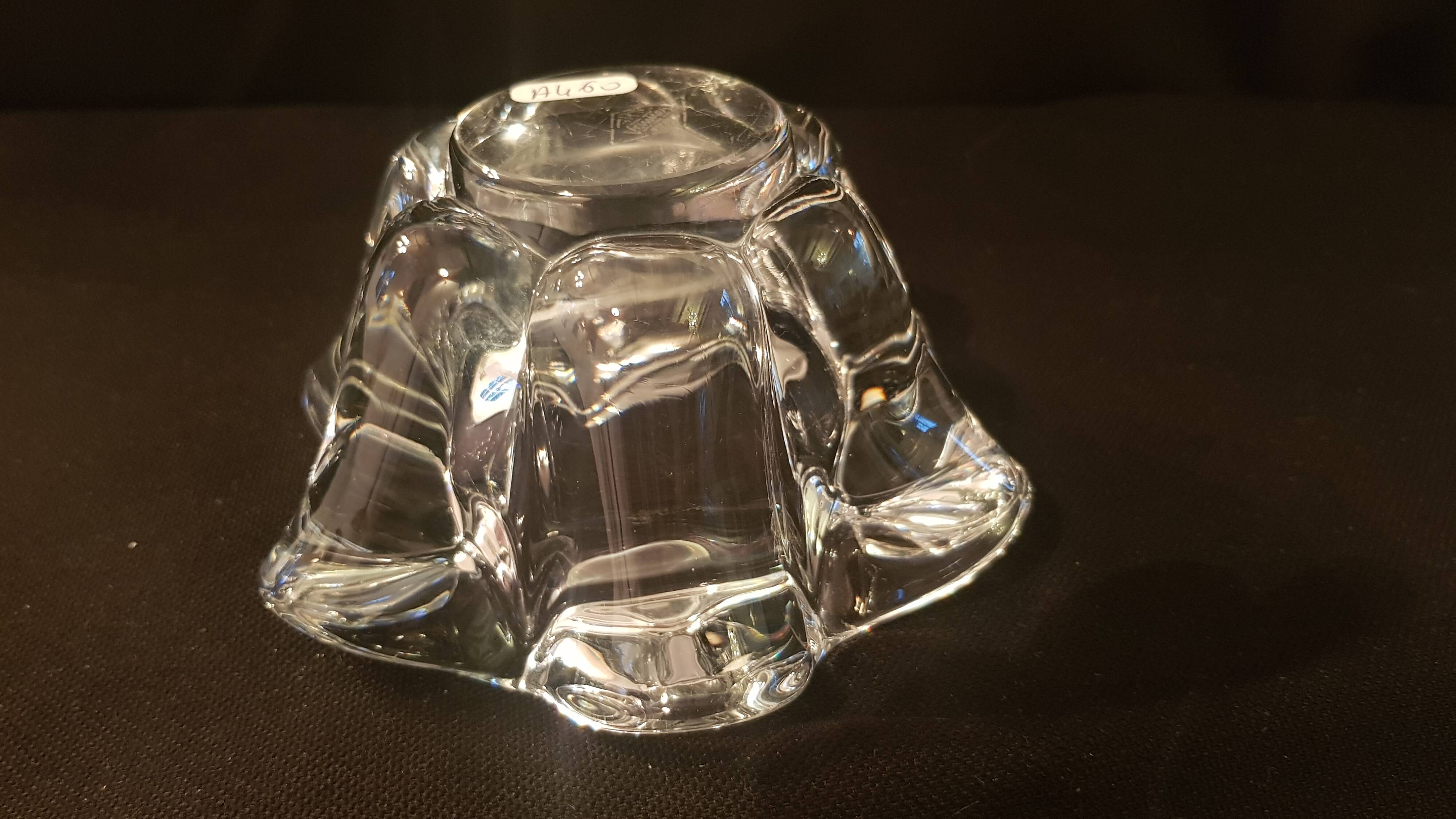 Corolla-shaped ashtray and pocket tray, Vannes Le Chatel crystal.