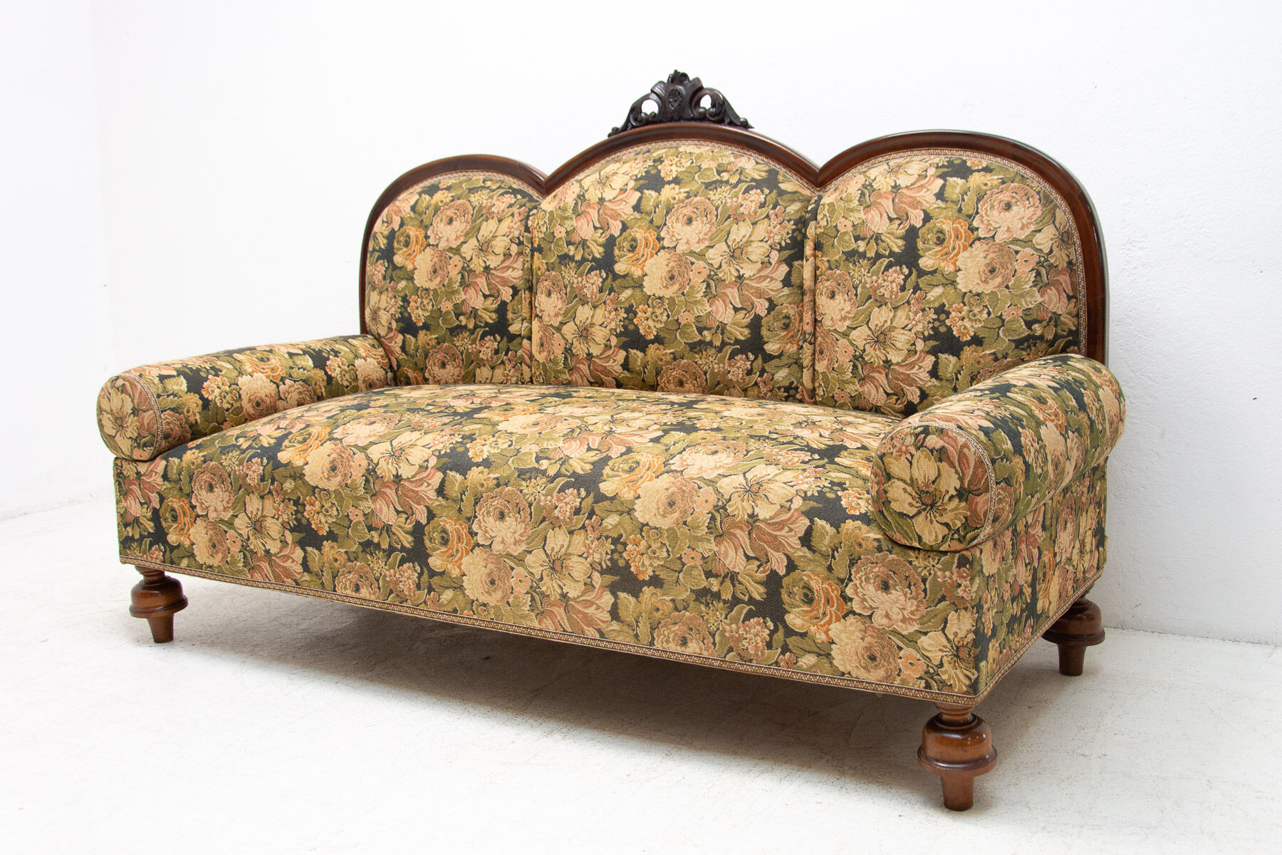 Historicizing sofa, Austria-Hungary, 1900