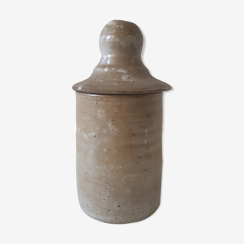 Stoneware pot with cap