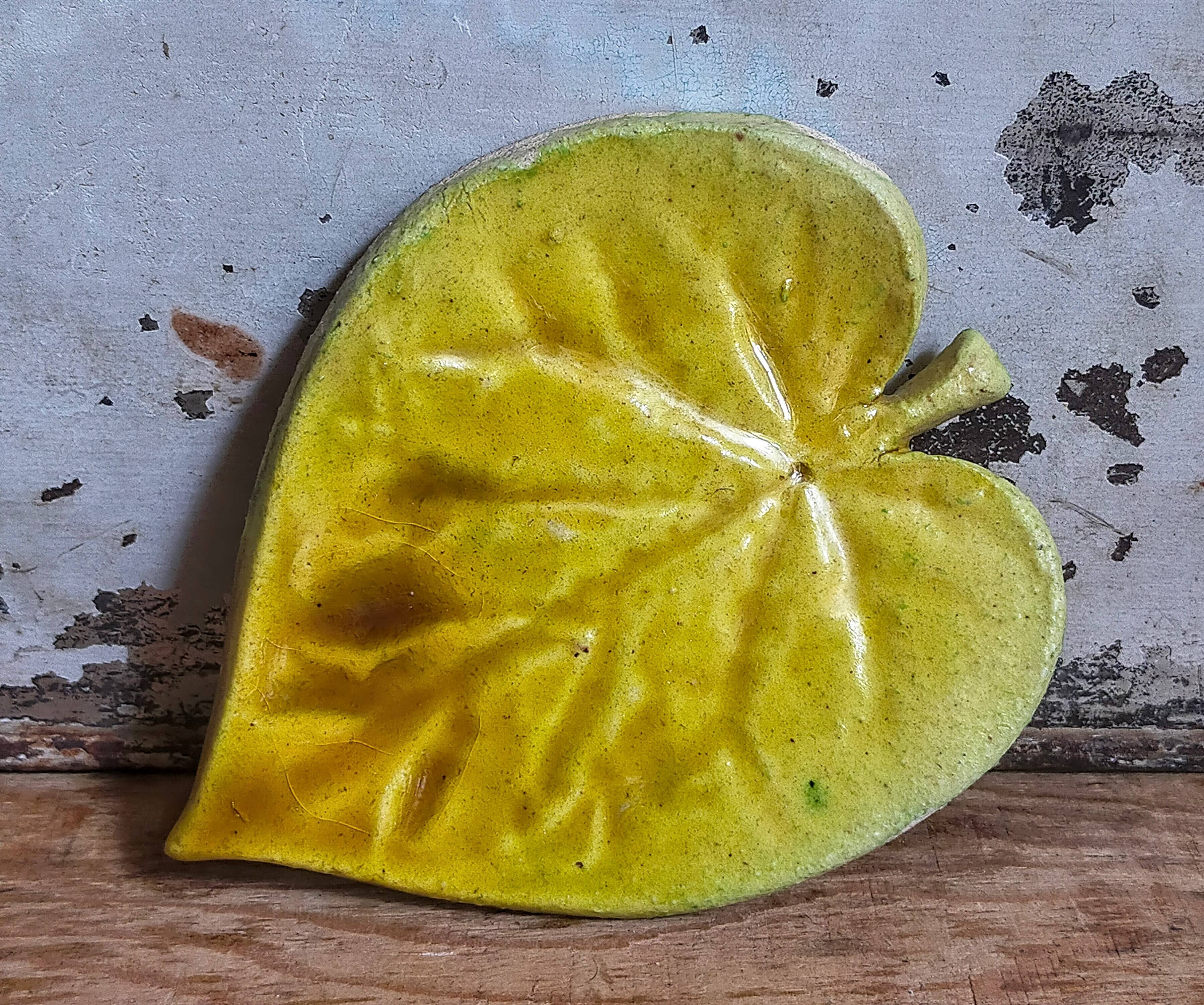 Four ceramic leaf cups from Les potiers d’Accolay