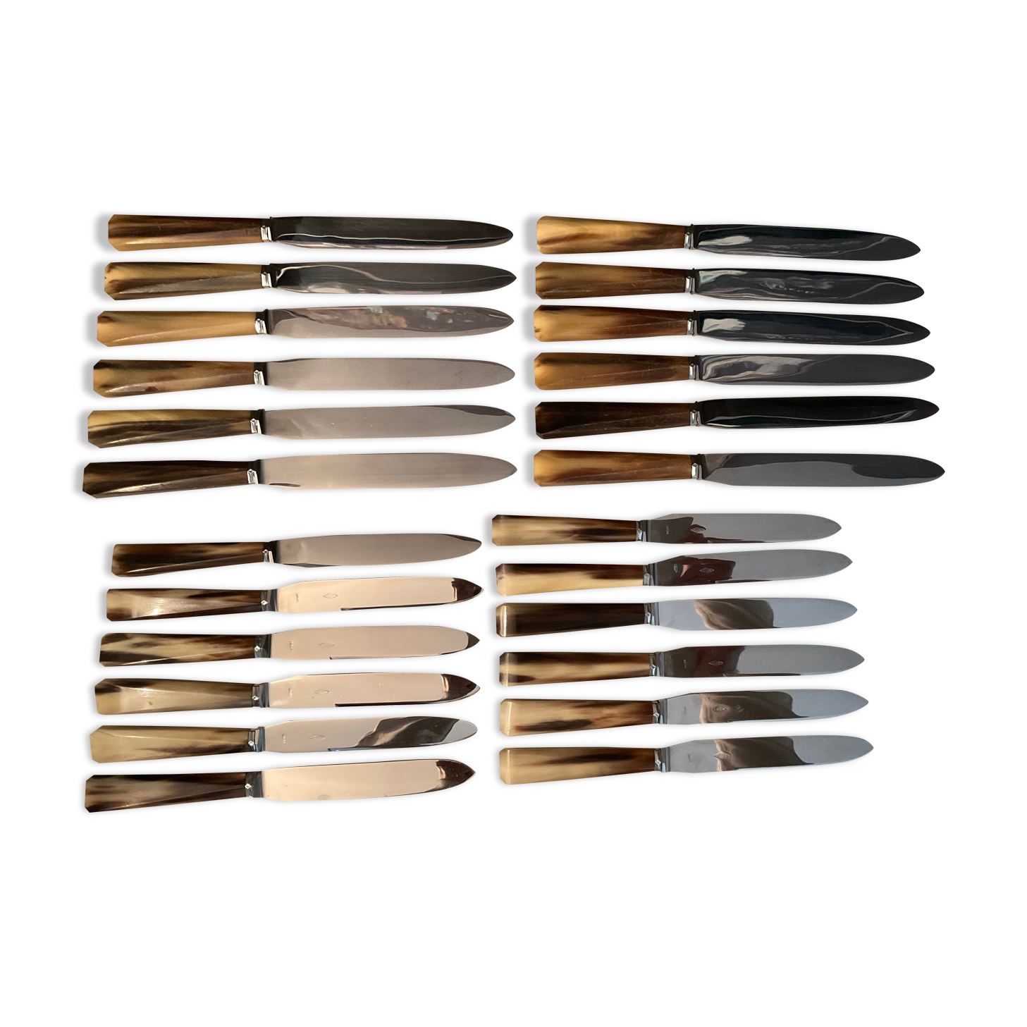 Coffret 24 couteaux en inox et bakelite