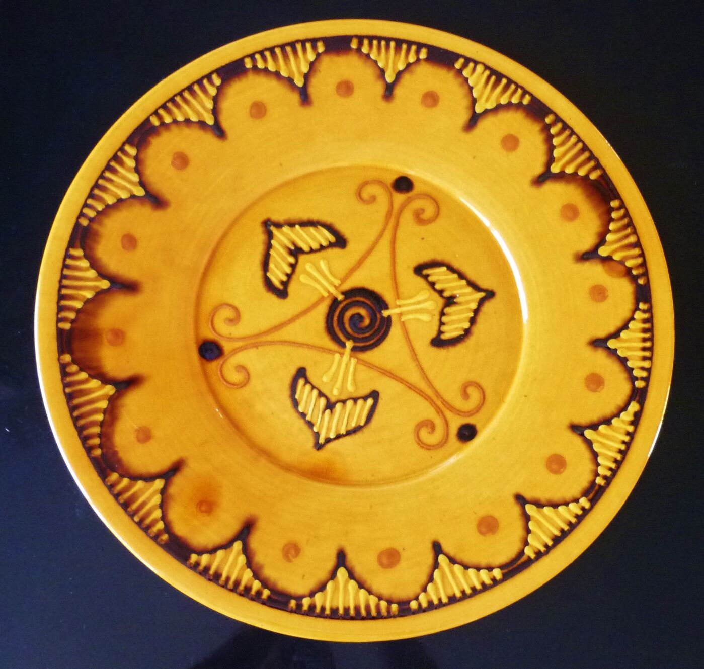 Plat en céramique, terre cuite vernissée signé Biot années 60/70