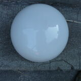 Round globe ceiling lamp in white opaline glass