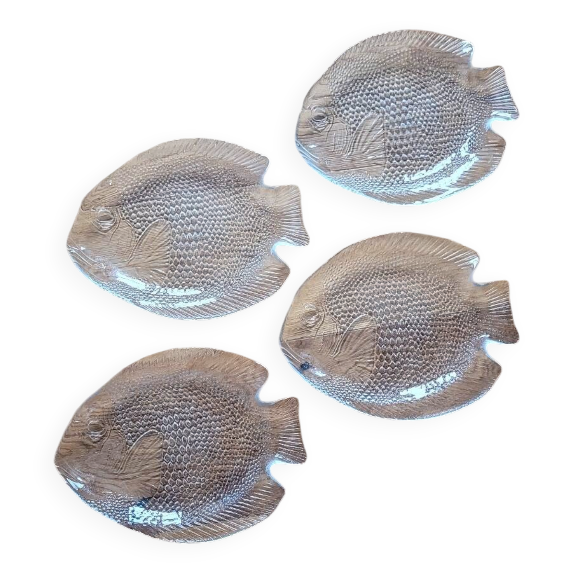 4 transparent glass fish plates