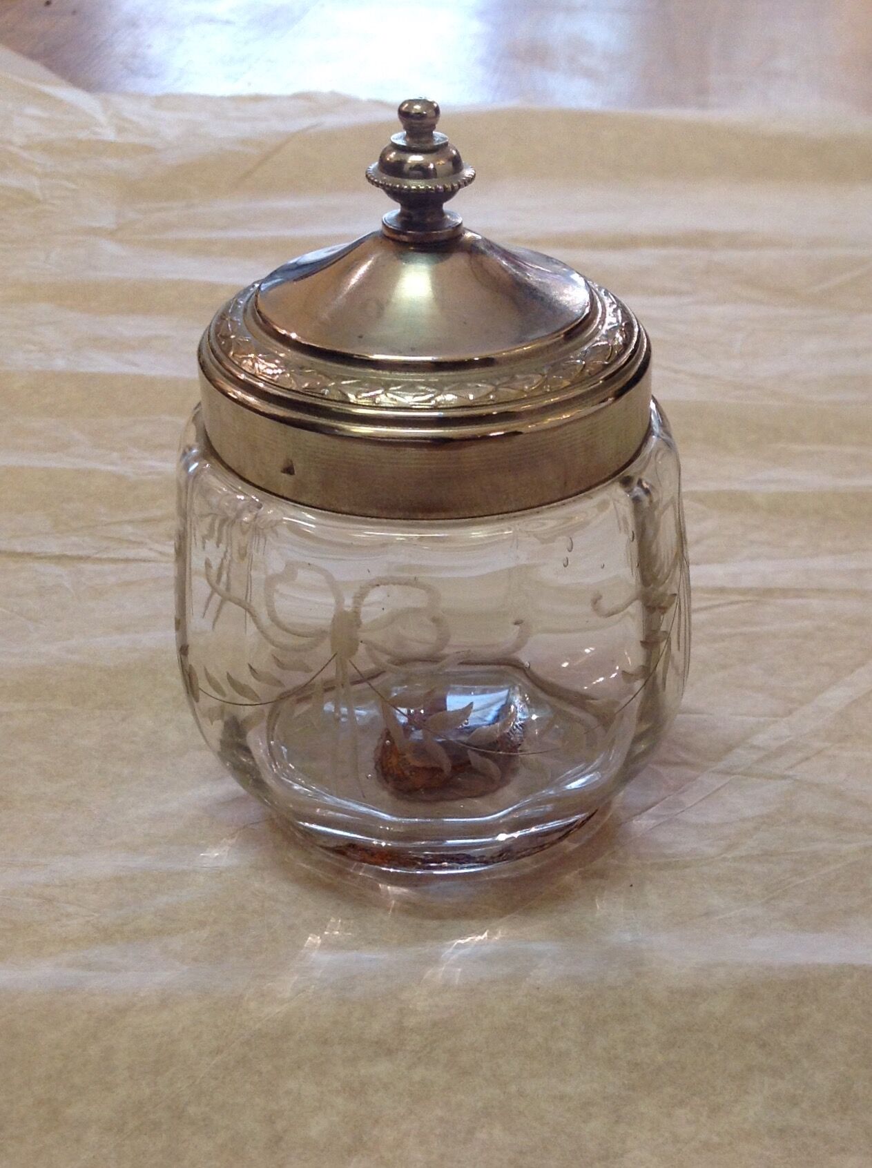 Bonbonnière en cristal ancien et platine