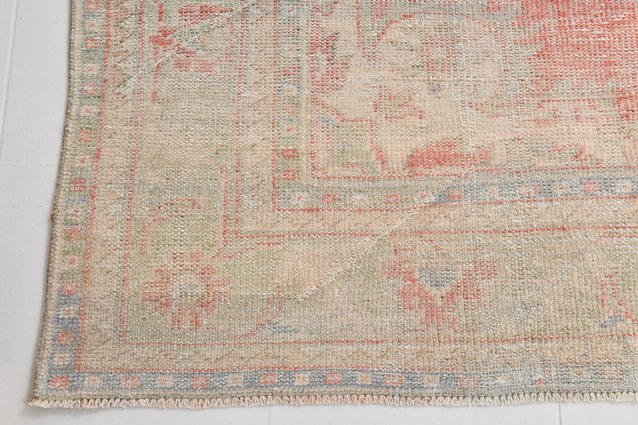 6x9 Pale Red & Beige Vintage Rug