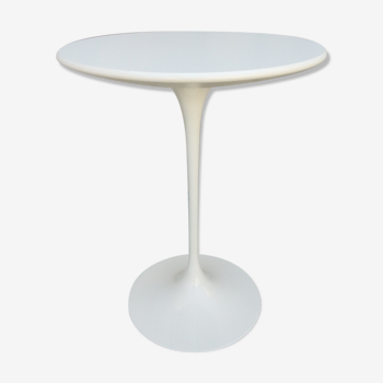 Eero Saarinen table for Knoll