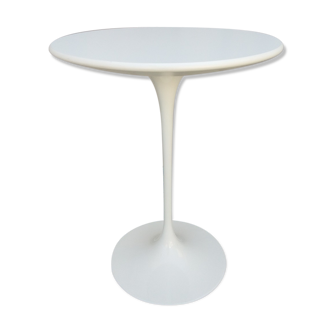Eero Saarinen table for Knoll