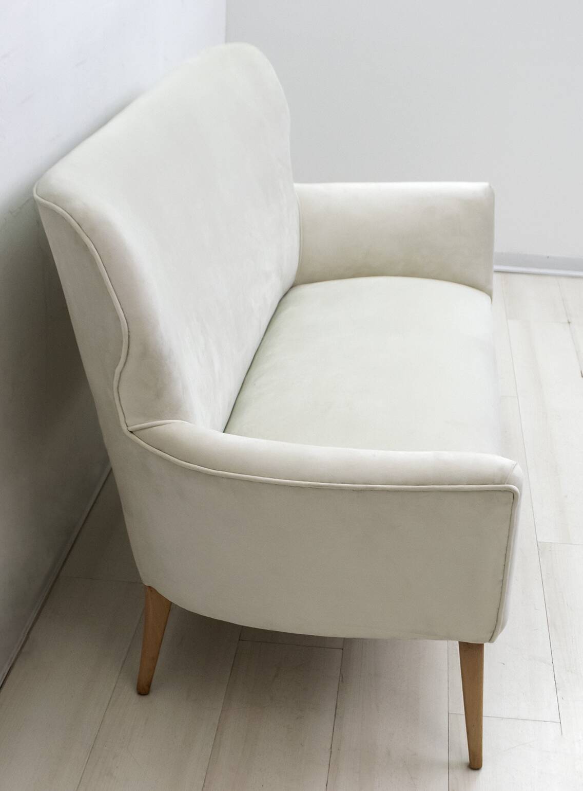 After Gio Ponti Mid-Century Modern Italian Velvet Small Sofa, 1950s