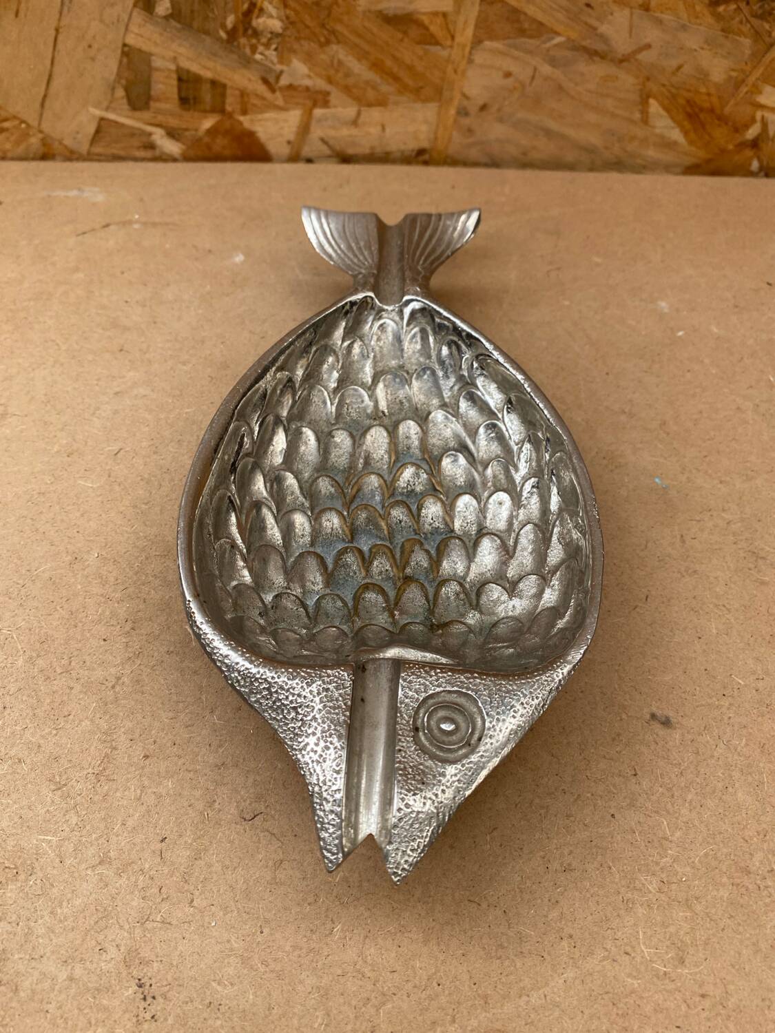 Antique vintage silver metal fish shape ashtray