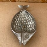 Ancien cendrier forme poisson en métal argenté vintage