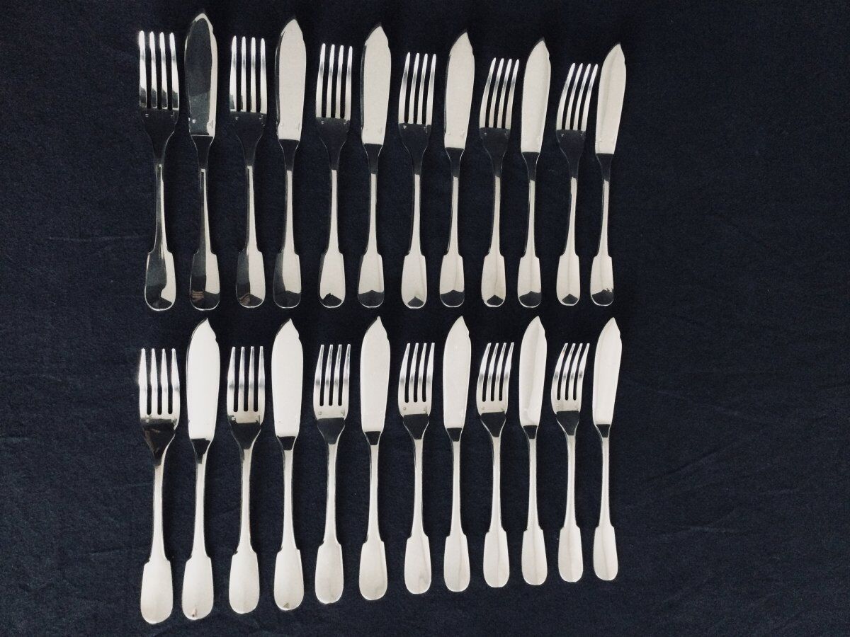 12 Christofle Fish Cutlery Model Cluny