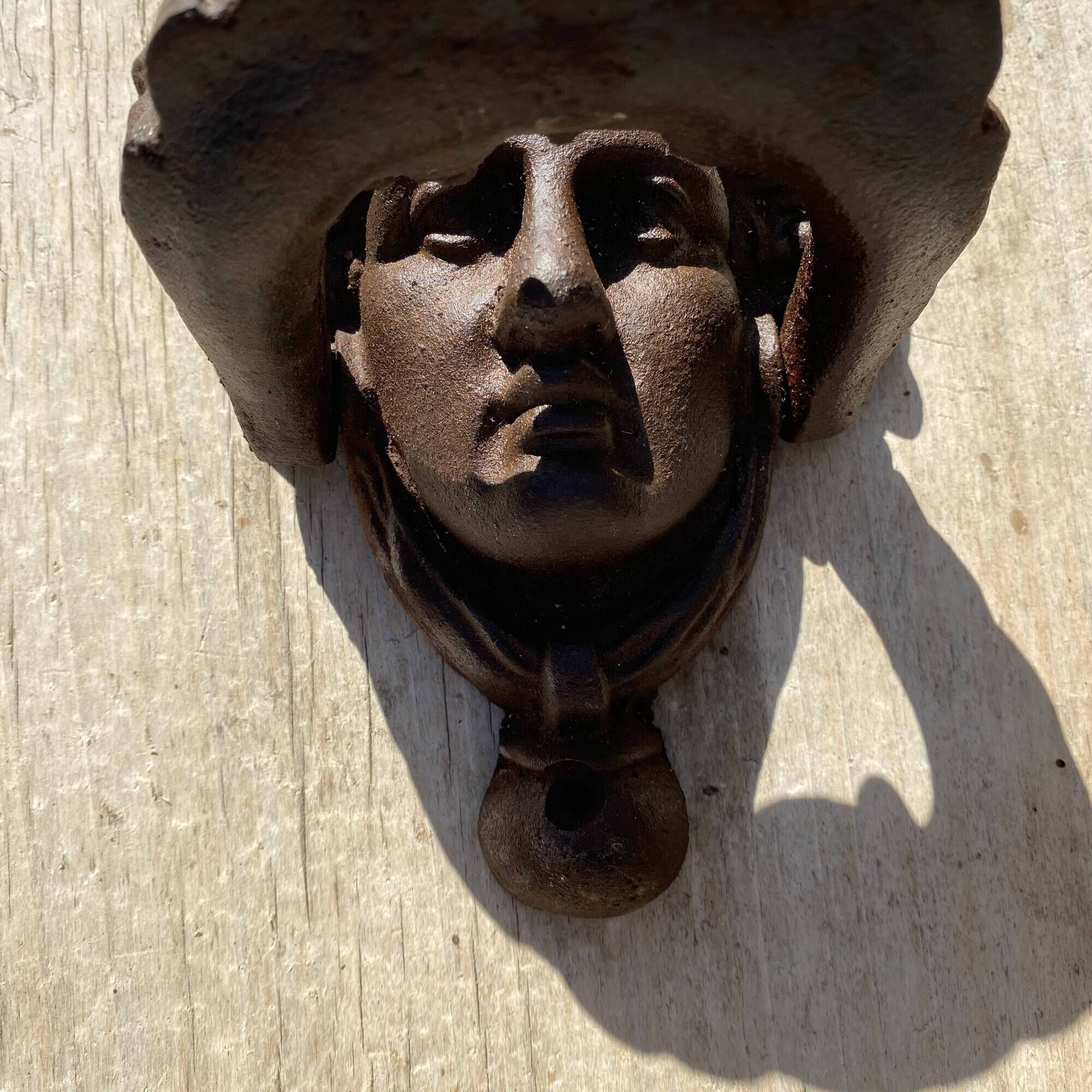 Heurtoir de porte en fonte portrait féminin classique