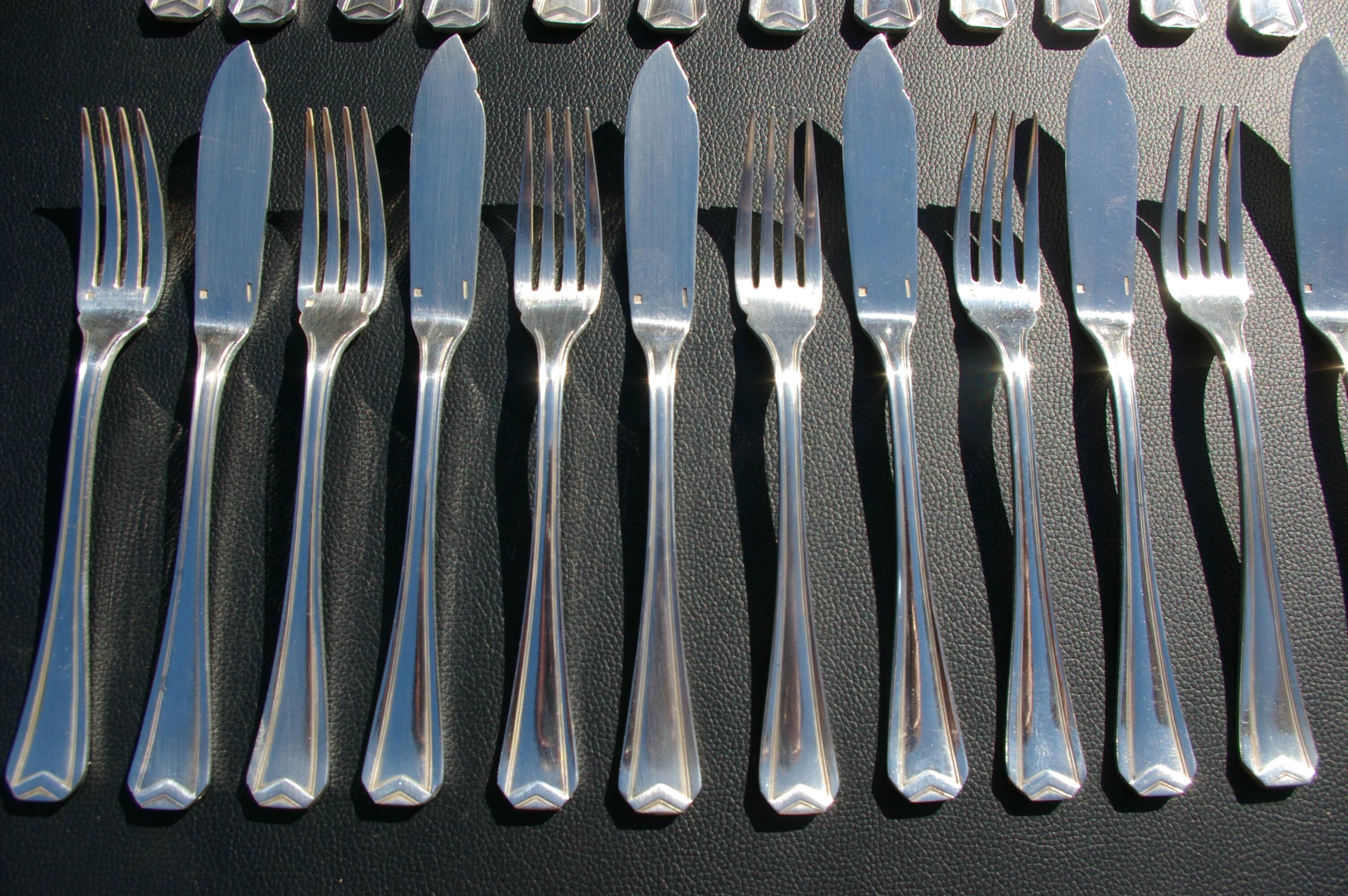 12 CHRISTOFLE Fish Cutlery Sets, CHEVRONS Art Deco model