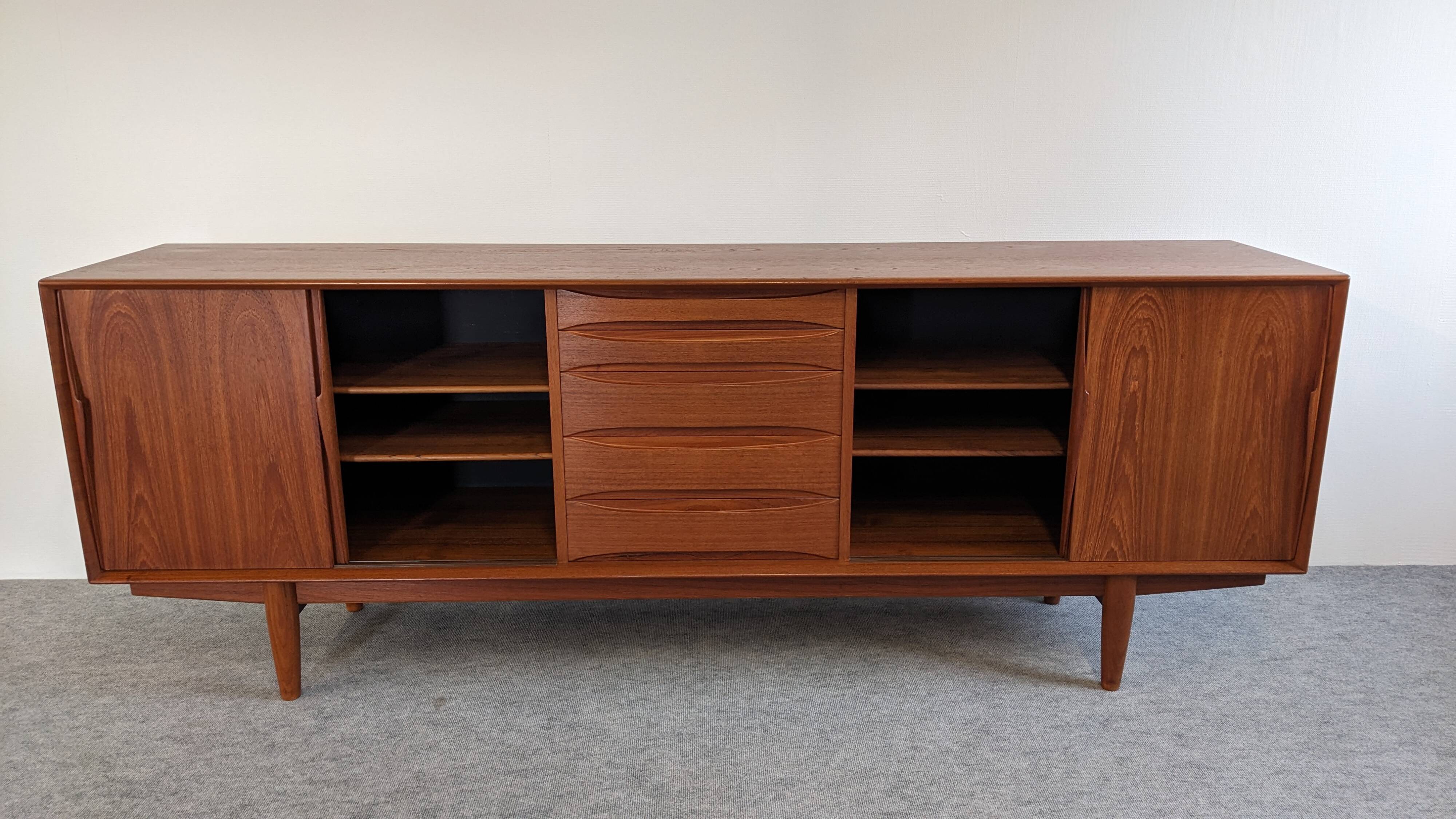 Modernist teak sideboard by Arne Vodder for Dyrlund 50s/60s