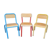 Lot de trois chaises d'école enfant vintage