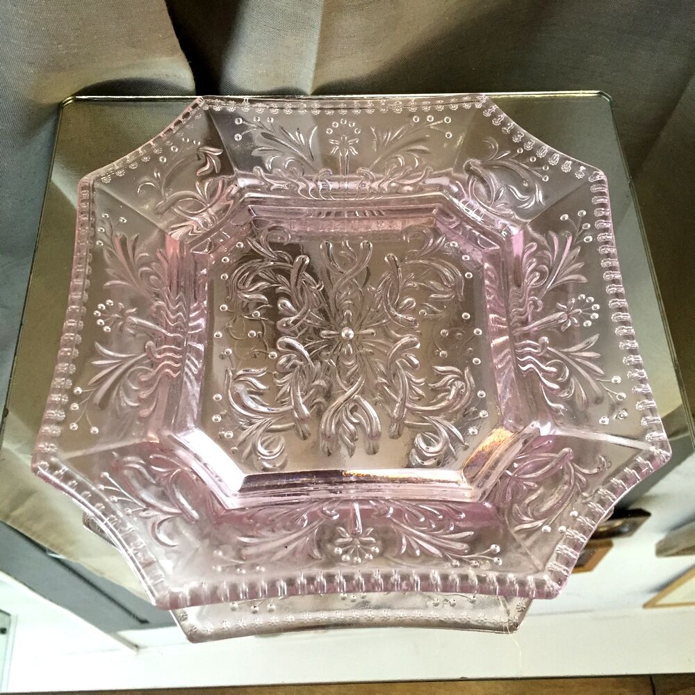 Octagonal plate pink glass portieux decor foliage decor pearl