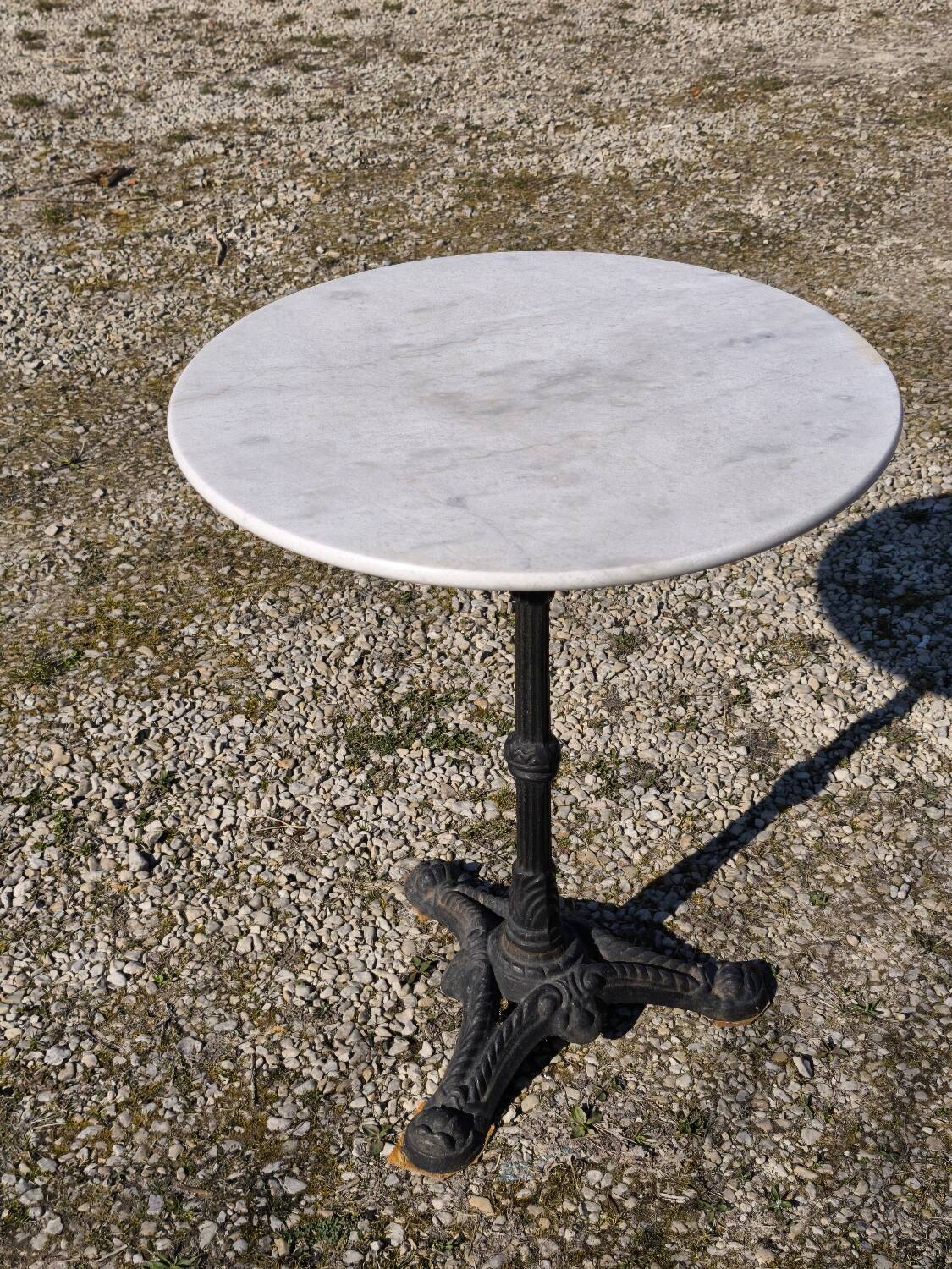 Table bistro marbre et fer forgé