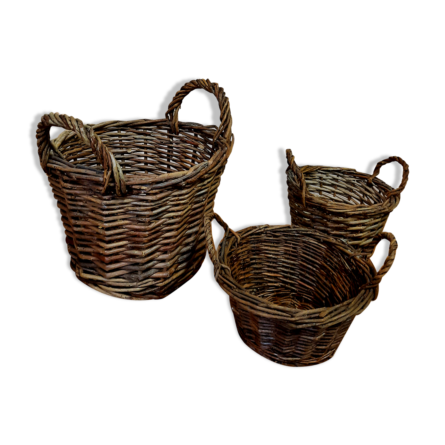 Lot of vintage wicker baskets
