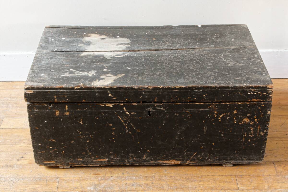 Malle en bois, amidon Le Chat Hoffmann