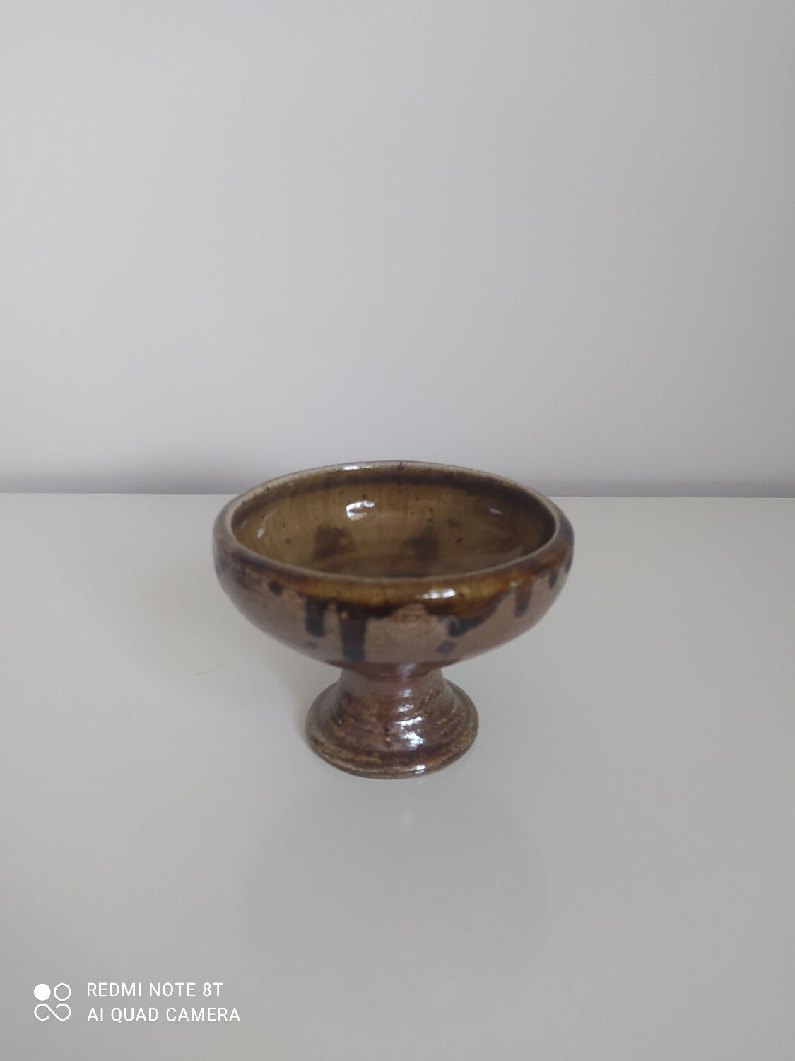 Coupe sur pied en grès vernisé