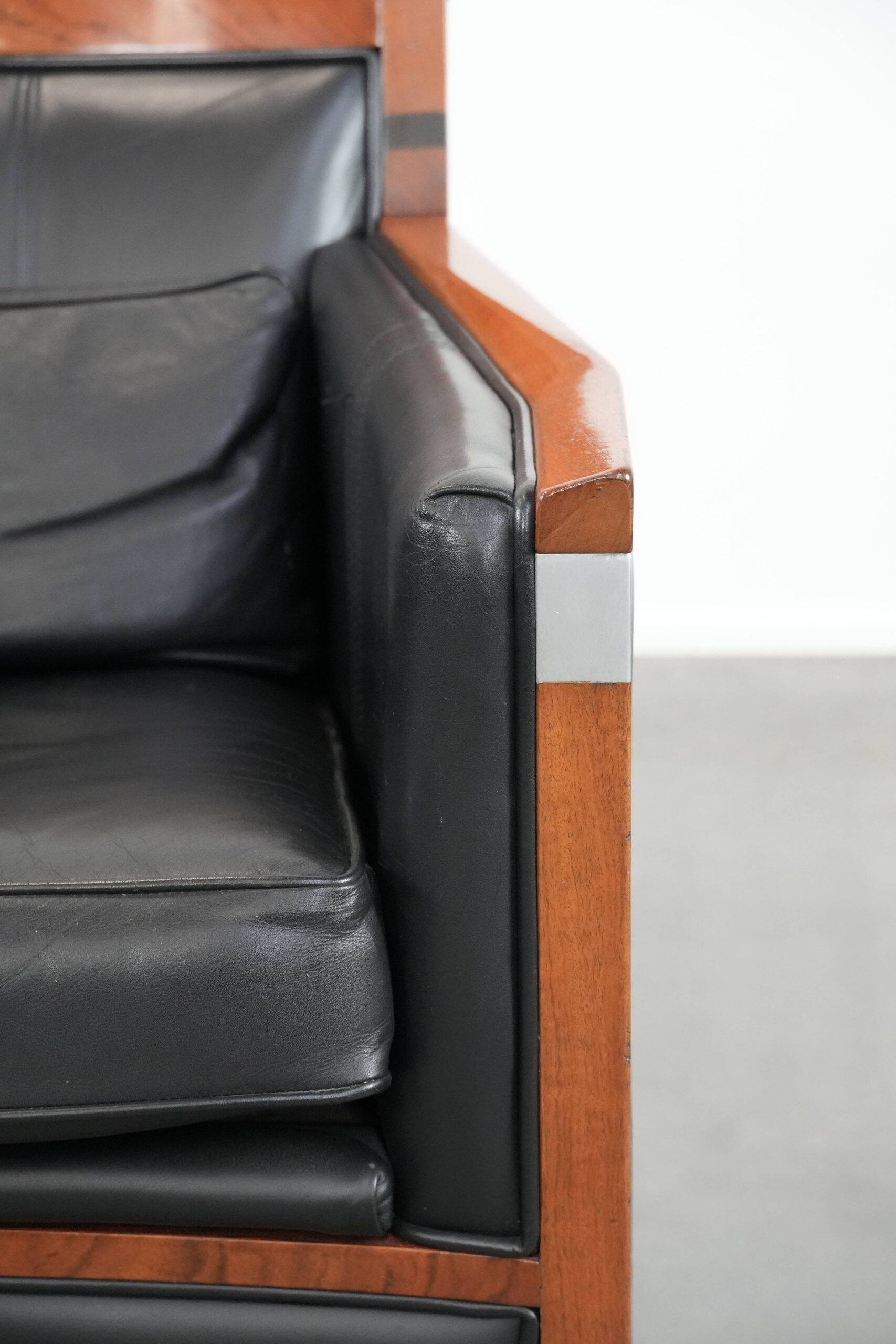 Fauteuil Art Déco en cuir noir et bois