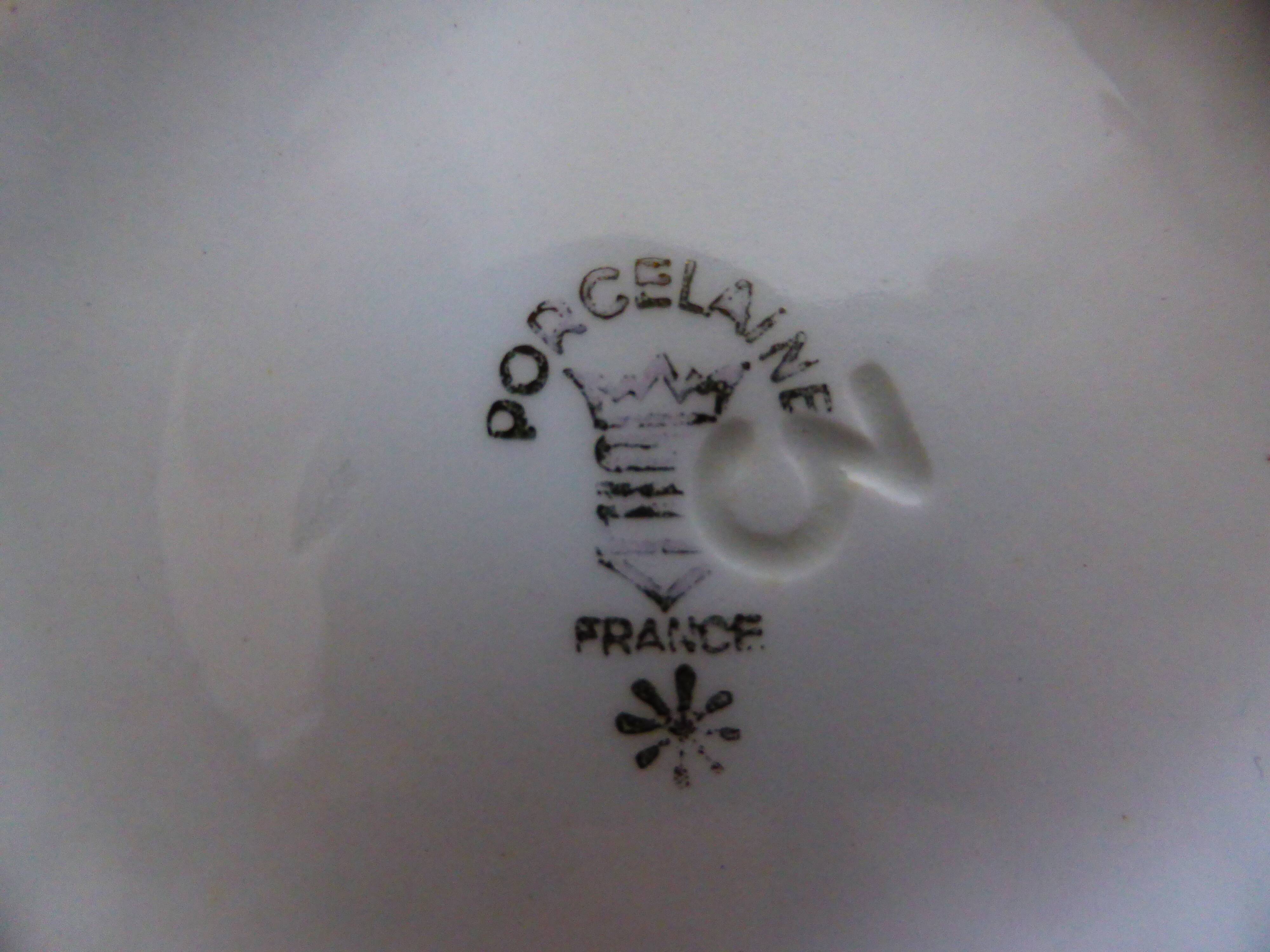 2 vintage Art Deco bowls 210104