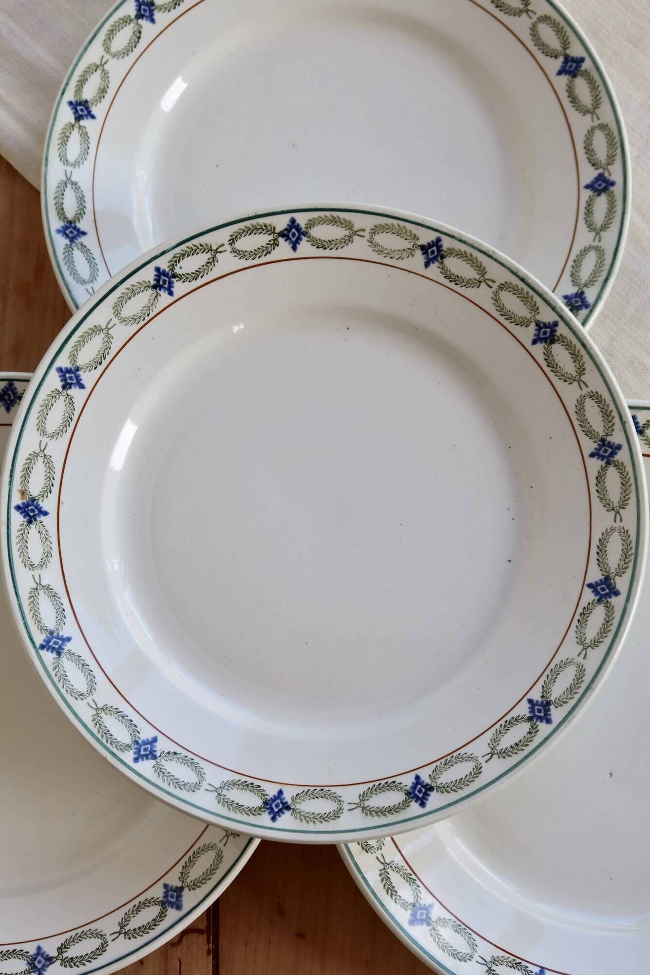 4 vintage dessert plates Terre de Fer Saint-Amand - Model 6000
