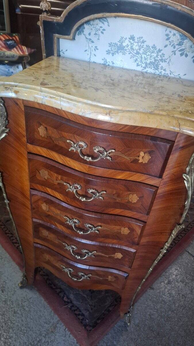 Chiffonnier de style Louis xv