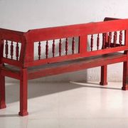 Banc ancien peint rouge en pin à dossier tourné – Europe centrale, vers 1900