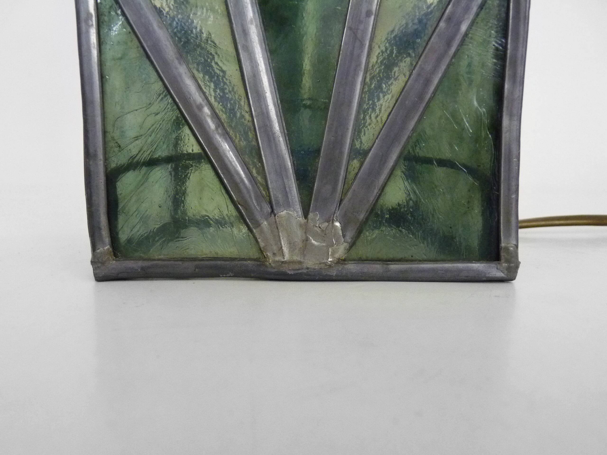 Lampe ou applique murale en vitrail et plomb. Époque Art Déco