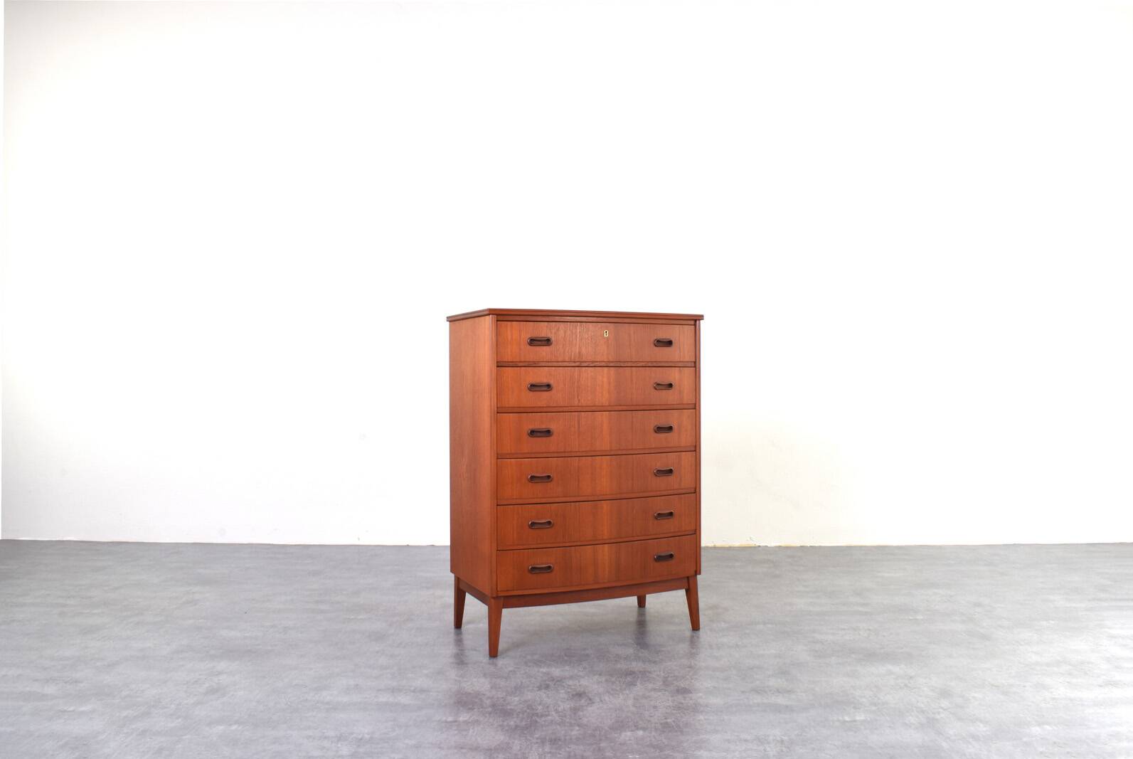 Commode danoise en teck du milieu du siècle, années 1960.
