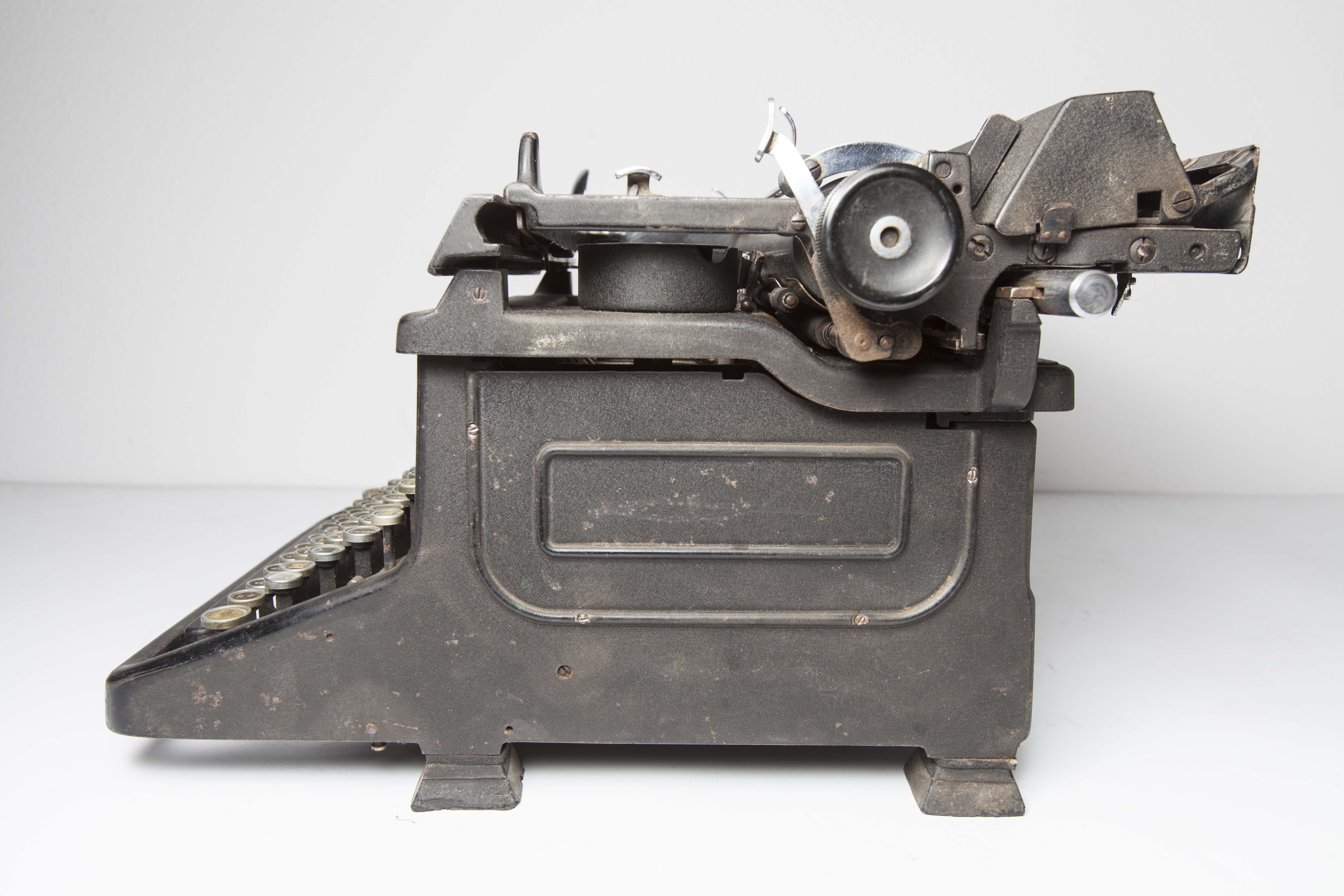 Machine à écrire Japy 1940