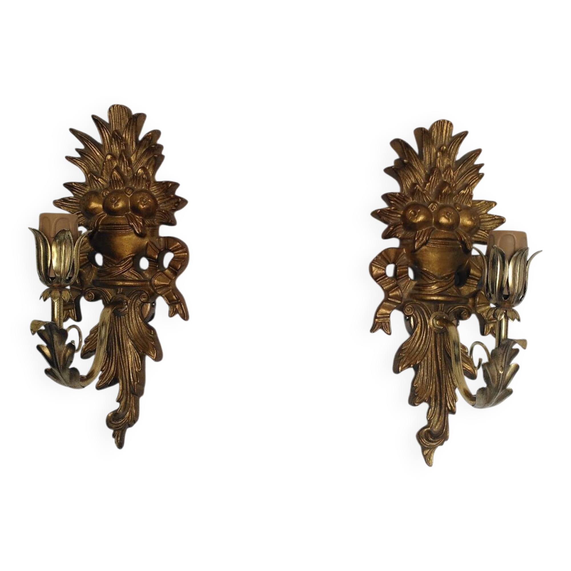 Paire d'appliques en bois doré sculpté, Italie