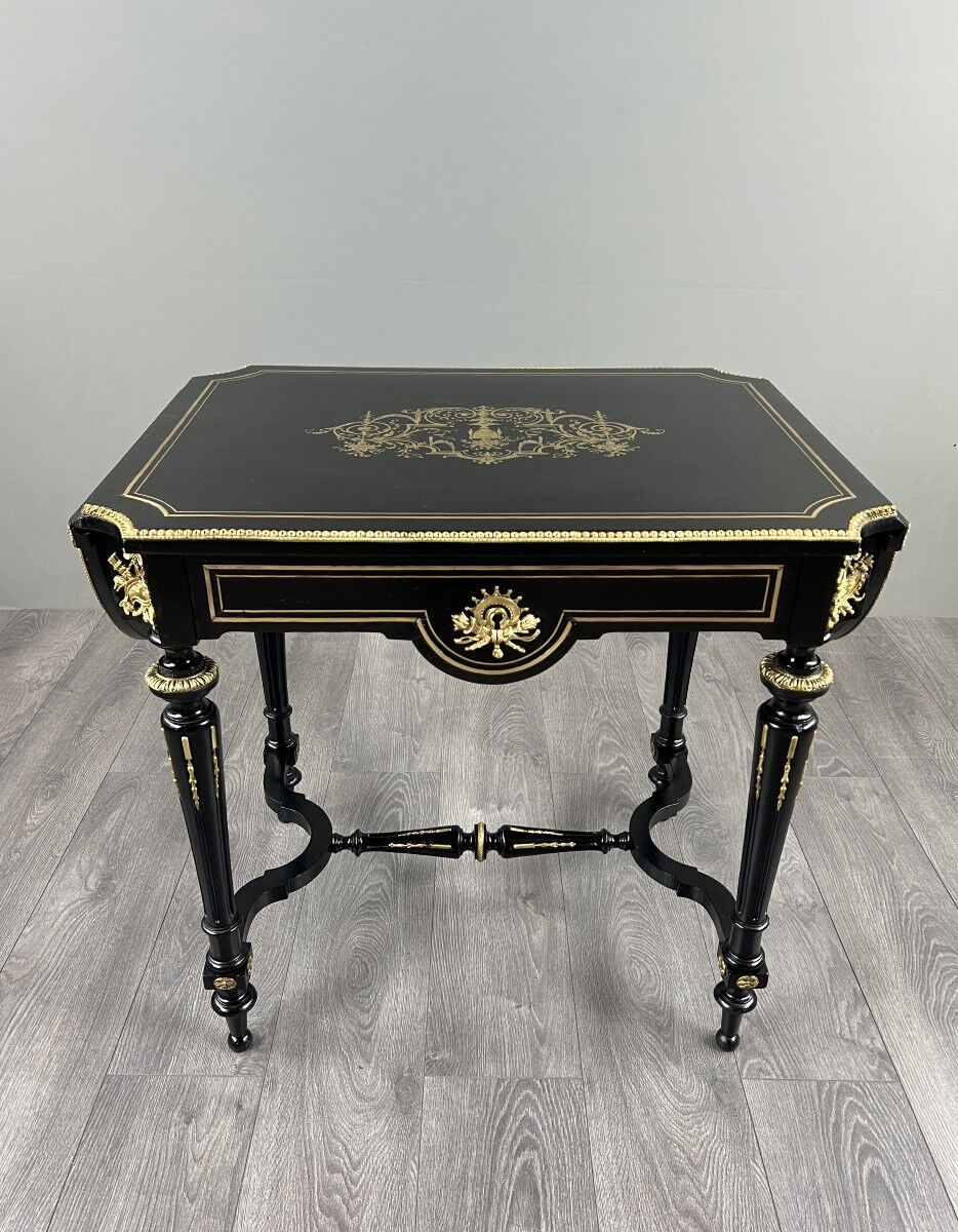 Living room table with flaps in Napoléon III style, 19th century.