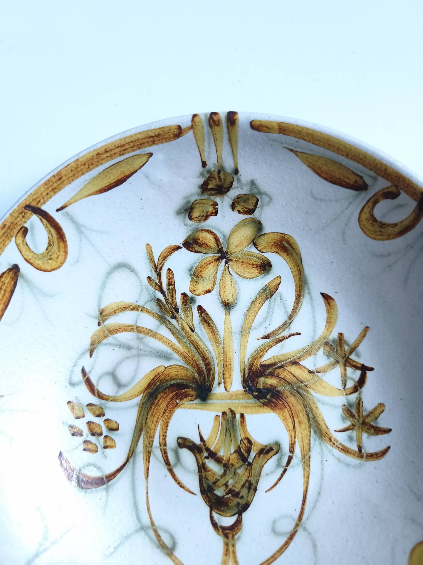 Vintage hollow plate Keraluc Quimper France G6 floral decoration bo