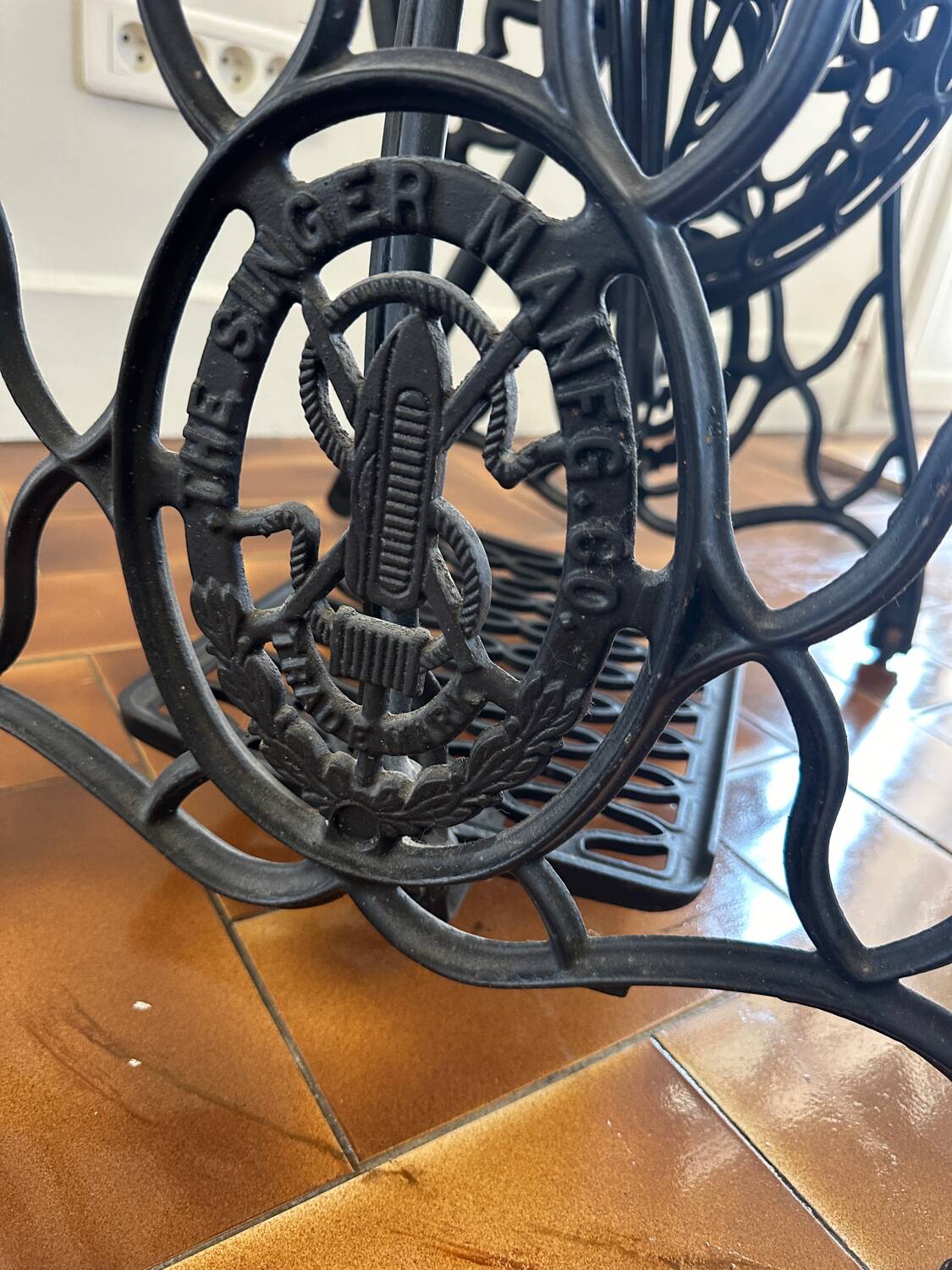 Sewing machine desk