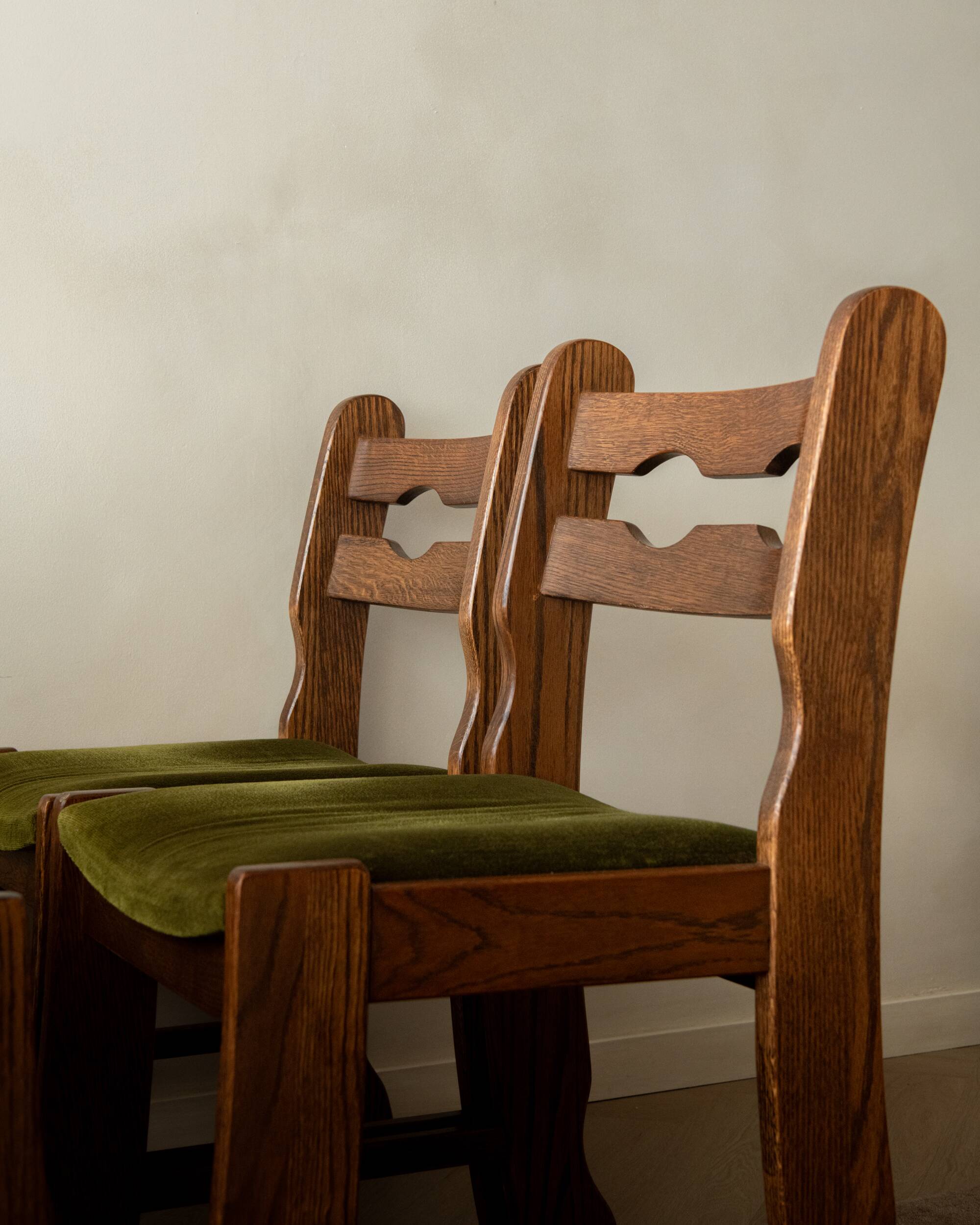 Brutalist Oak Razorback Dining Chairs with Green Velvet, 1970s, Set of 4