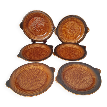 Sarreguemines / 6 Assiettes en faïence forme poisson