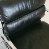 Fauteuil EA208 soft pad Charles et Ray Eames édition Herman Miller