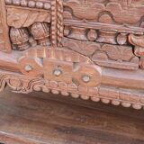 Coffre haut ancien en bois