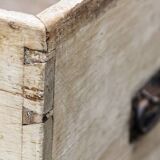 Old wooden chest, dovetail assembly