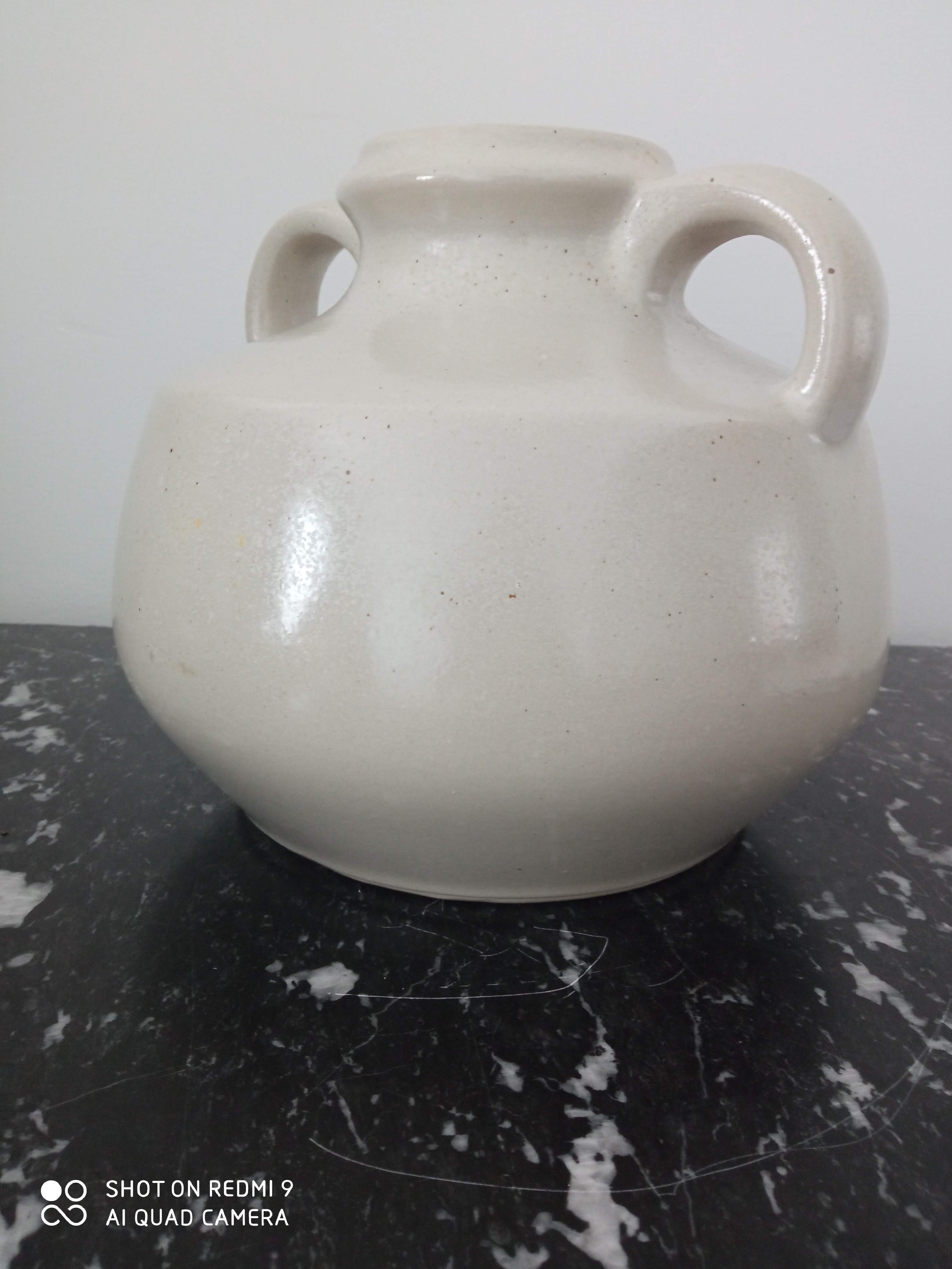 Capuchin sandstone vase