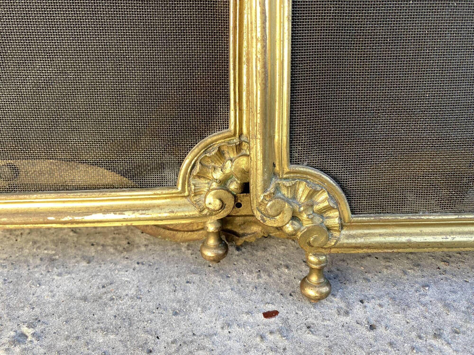 19th century fireplace fire guard by Bouhon Frères in bronze, French spark guard 1880