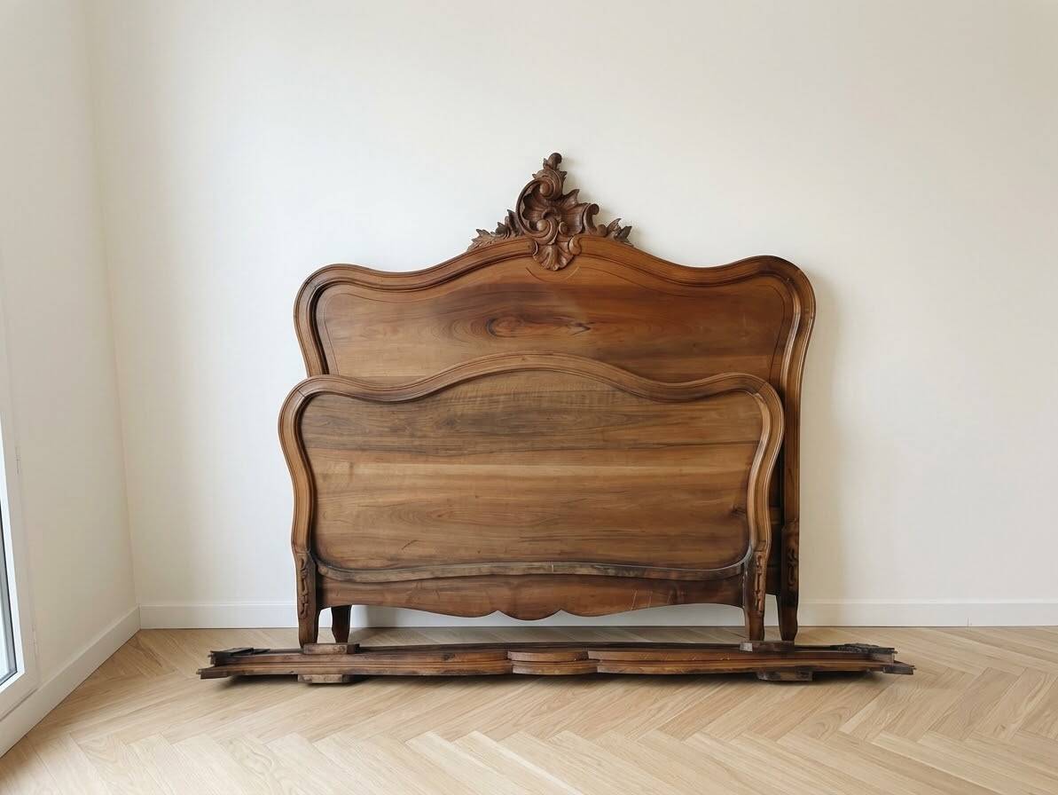 Antique double bed in carved solid wood in Louis XV style.