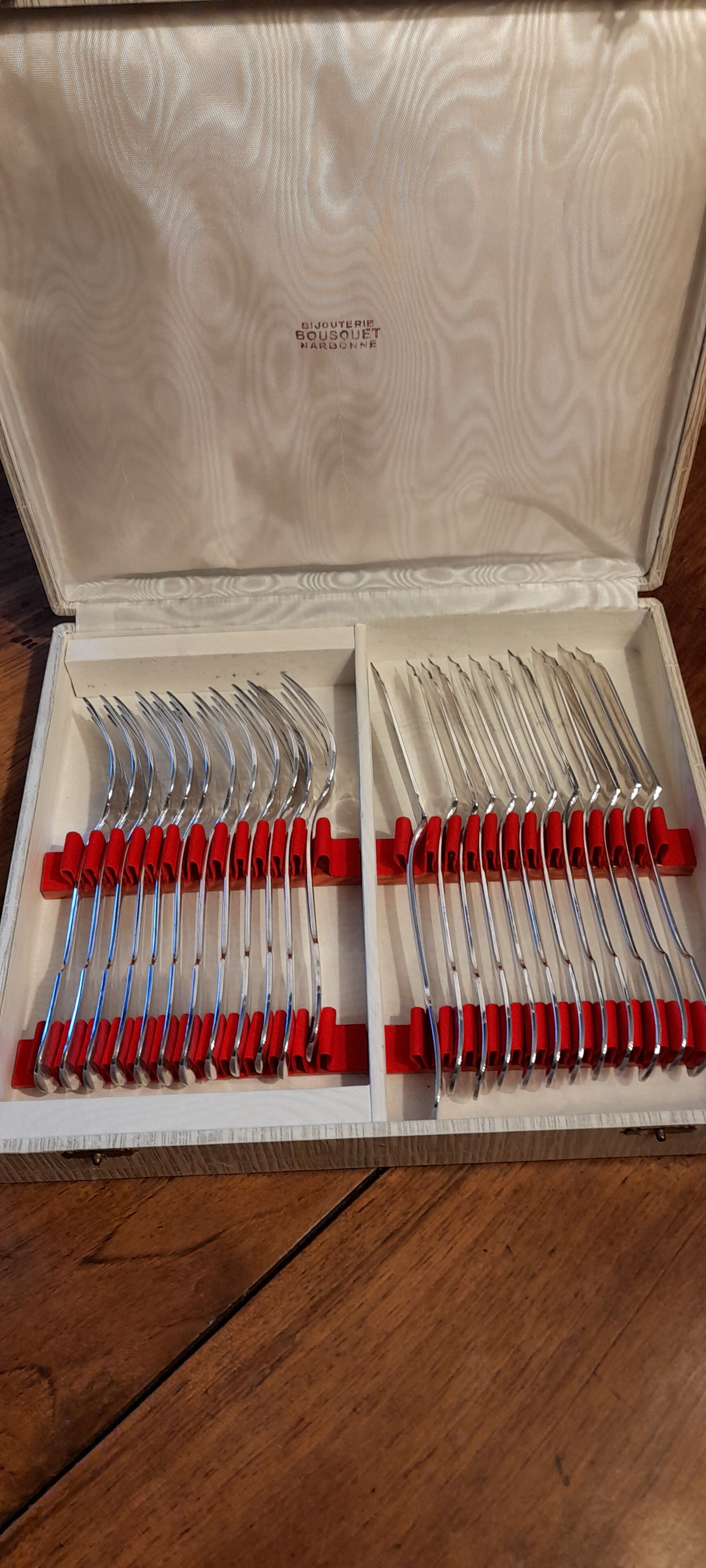 Silver metal fish service 26 pieces