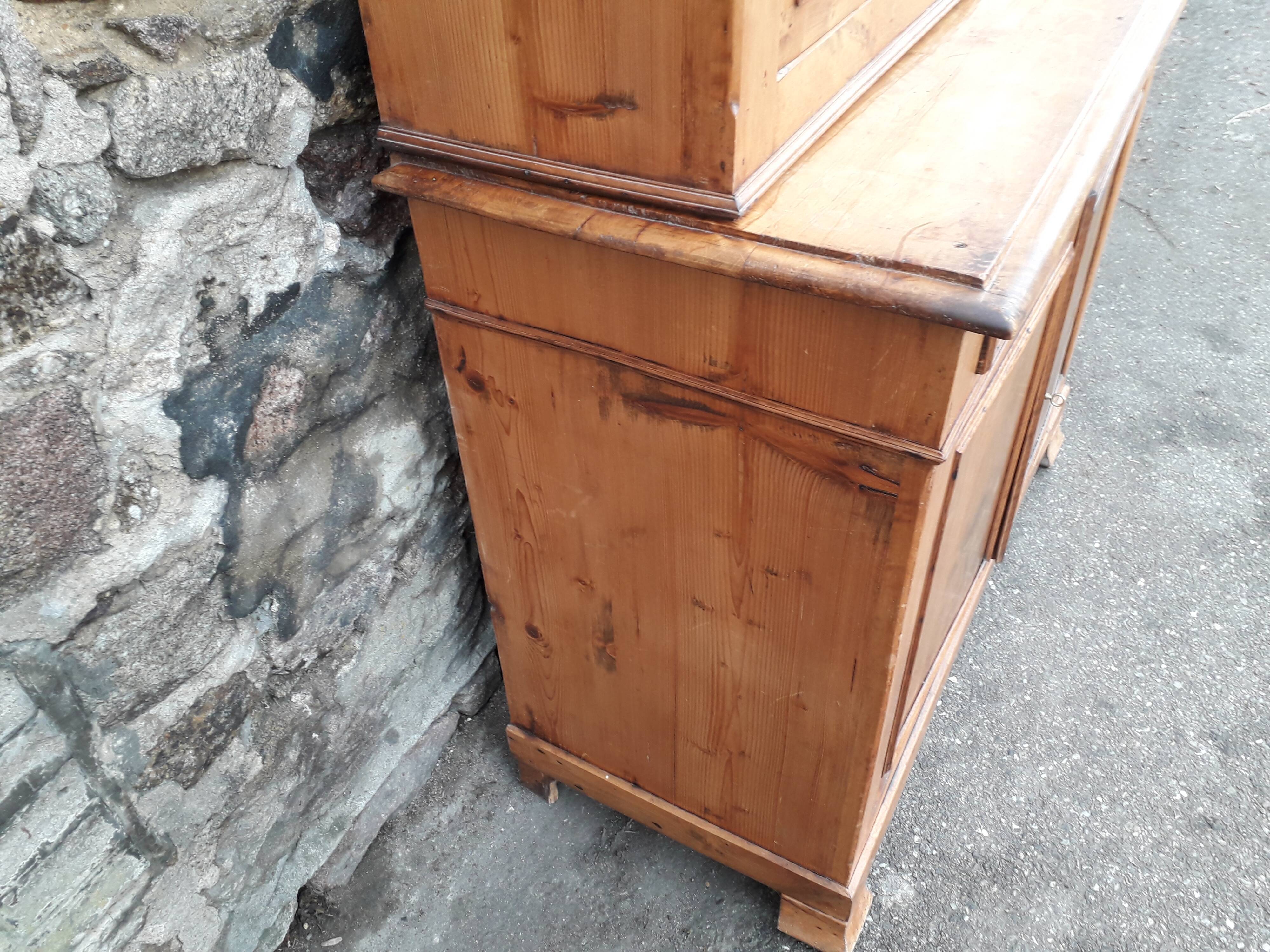 Buffet two body glazed pine