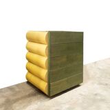 Cassettiera architettonica postmoderna in natural wood and wood tinto all'anilina, anni '80